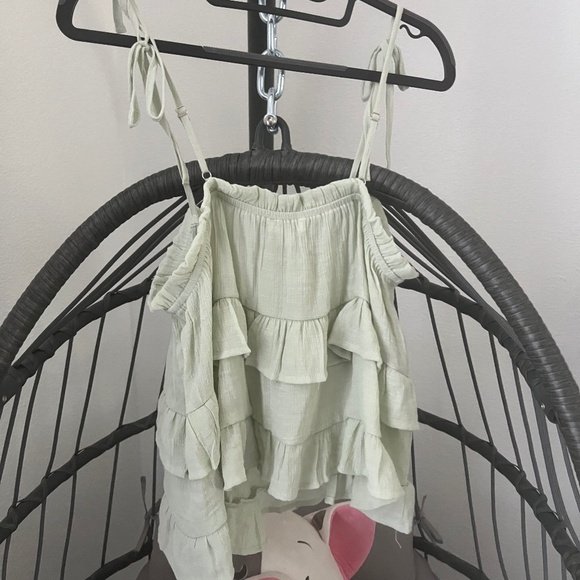 BLU PEPPER Ruffle Tiered Green Top NWT - Picture 2 of 6
